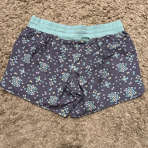 Women's Patagonia Gray Patterned Shorts Small - Picture 2 of 6